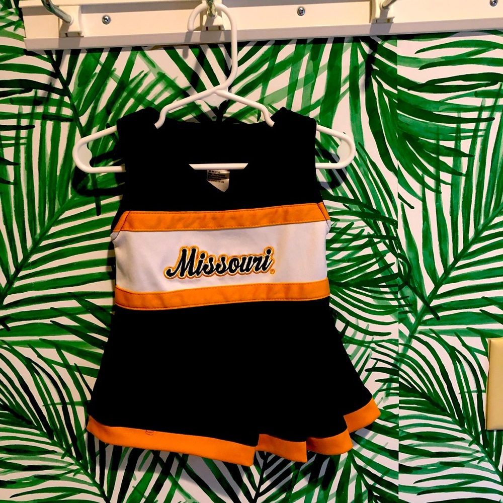 Mizzou cheerleading costume
